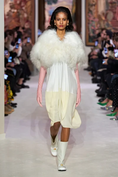 Look 4